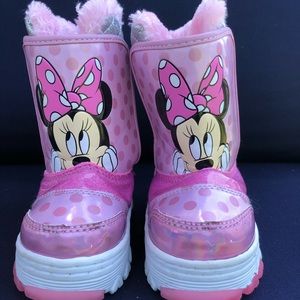 Light up winter Minnie Mouse boots